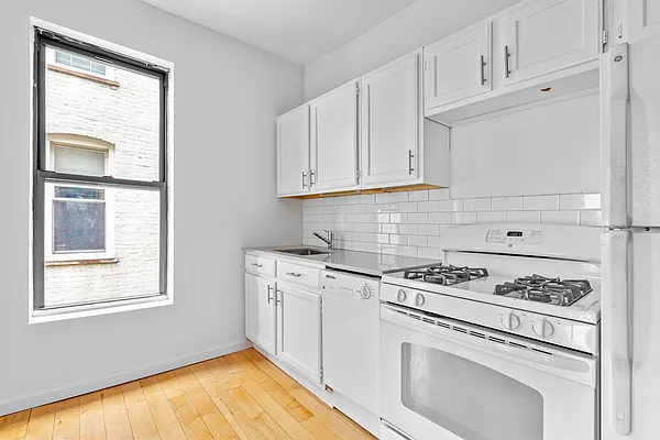 Sold by Compass | media 4