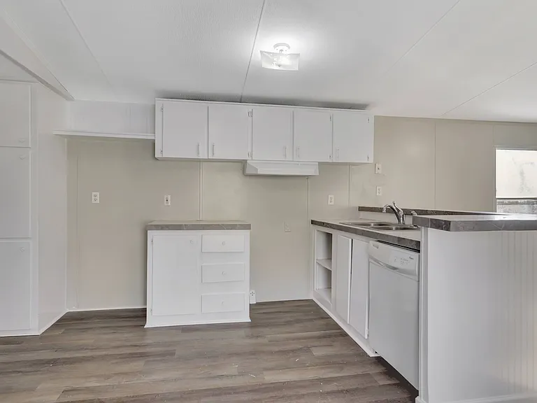 2751 Malvern Ave — Photo 46