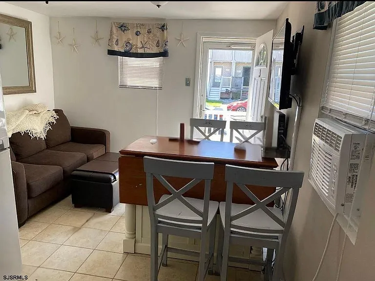 9411 Monmouth Ave #3 — Photo 3