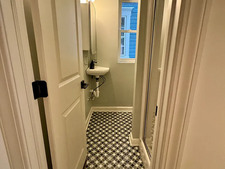 1321 Forsythe Ave — Photo 7