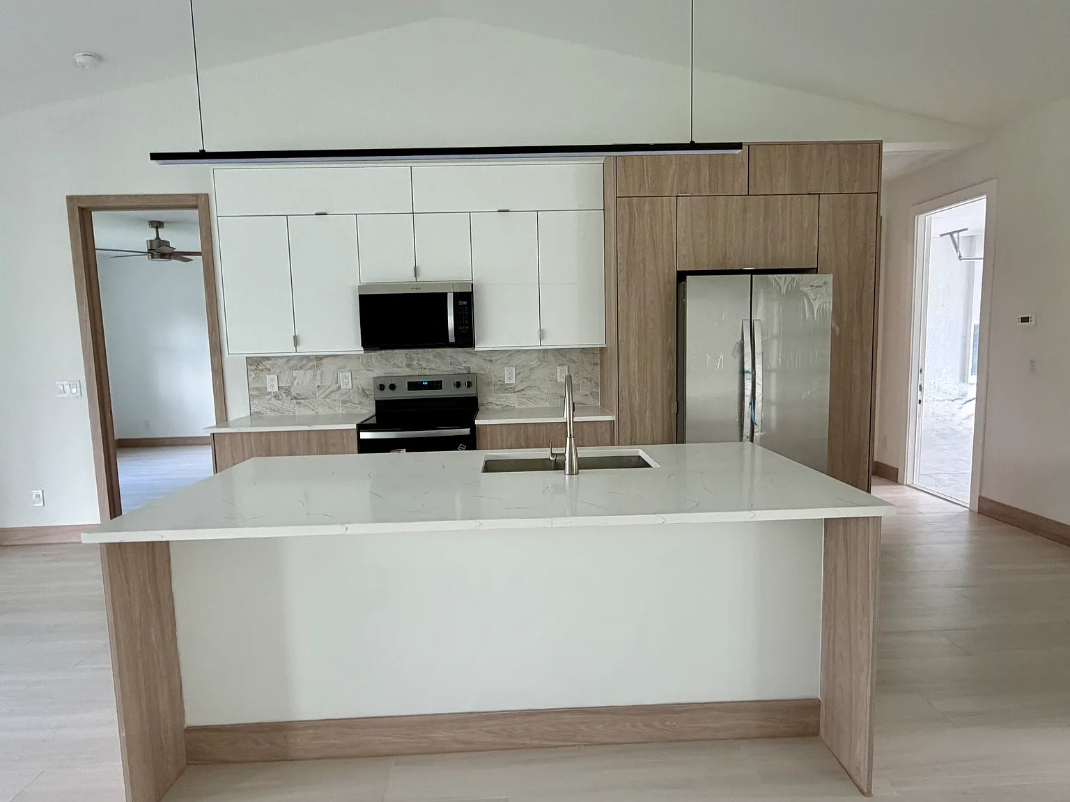 4 bed, 2468 sqft, $2,800 — Photo 3