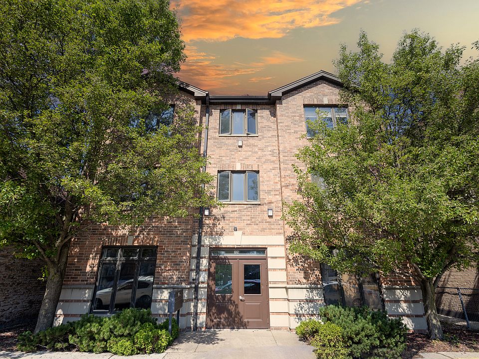 1st image of 3126 Oak Park Ave Unit 1S
