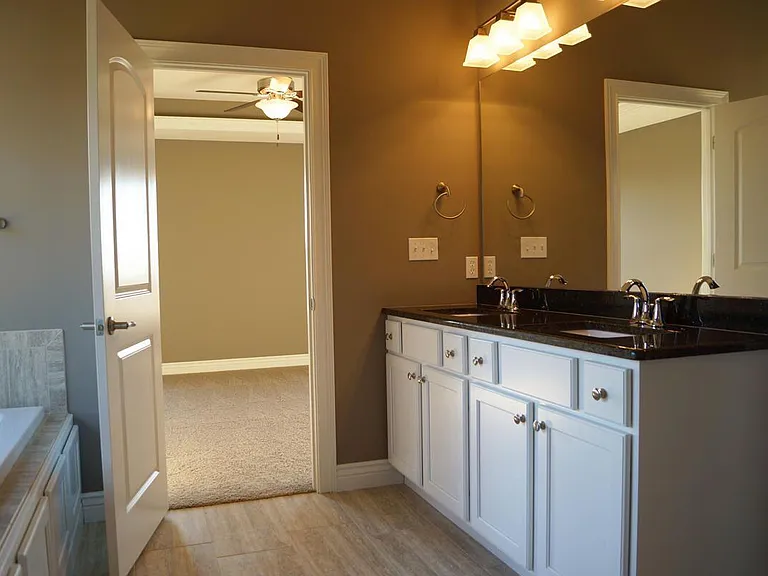 1923 Lasso Cir — Photo 22