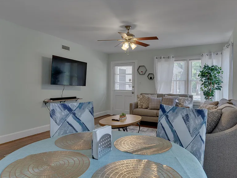 814 N Buchanan Blvd #B — Photo 5