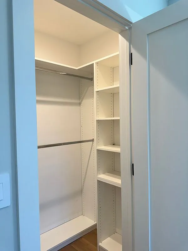 6 bed, 6.0 bath, 4500 sqft, $20,000 — Photo 4