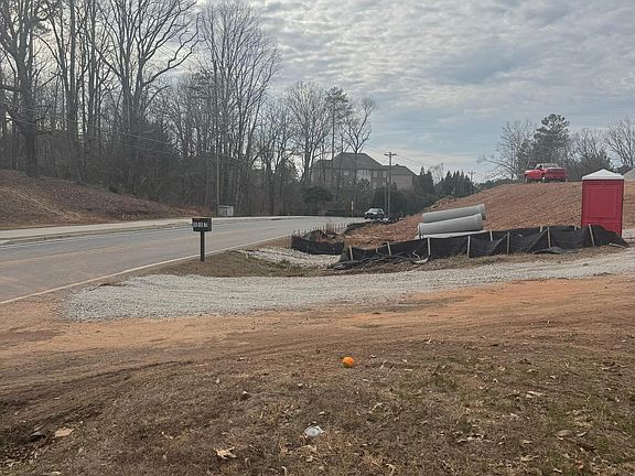 5th image of 10185 Buice Rd