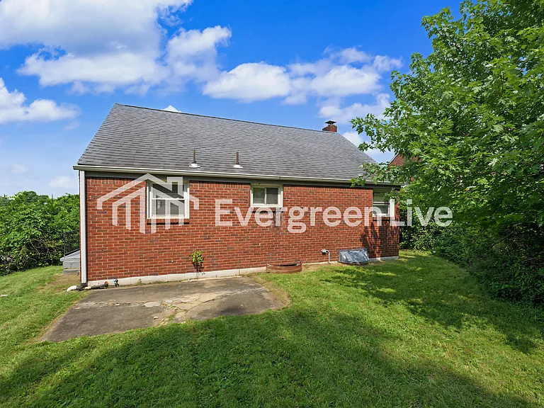 610 Maplehurst Dr — Photo 13