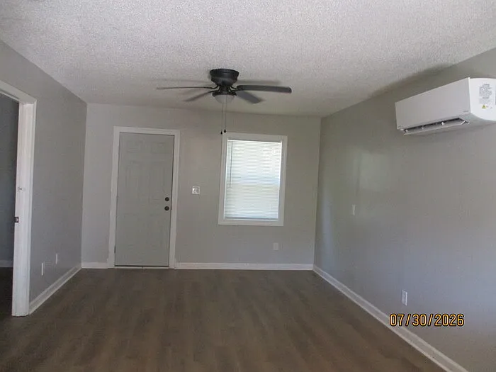 2 bed, 1.0 bath, $1,395 — Photo 2