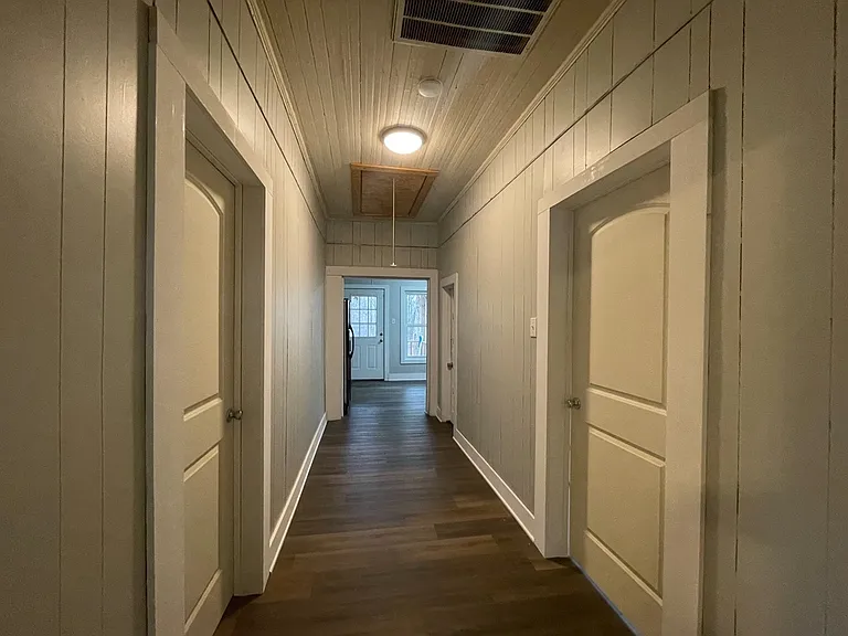 124 Camelot Trl — Photo 7