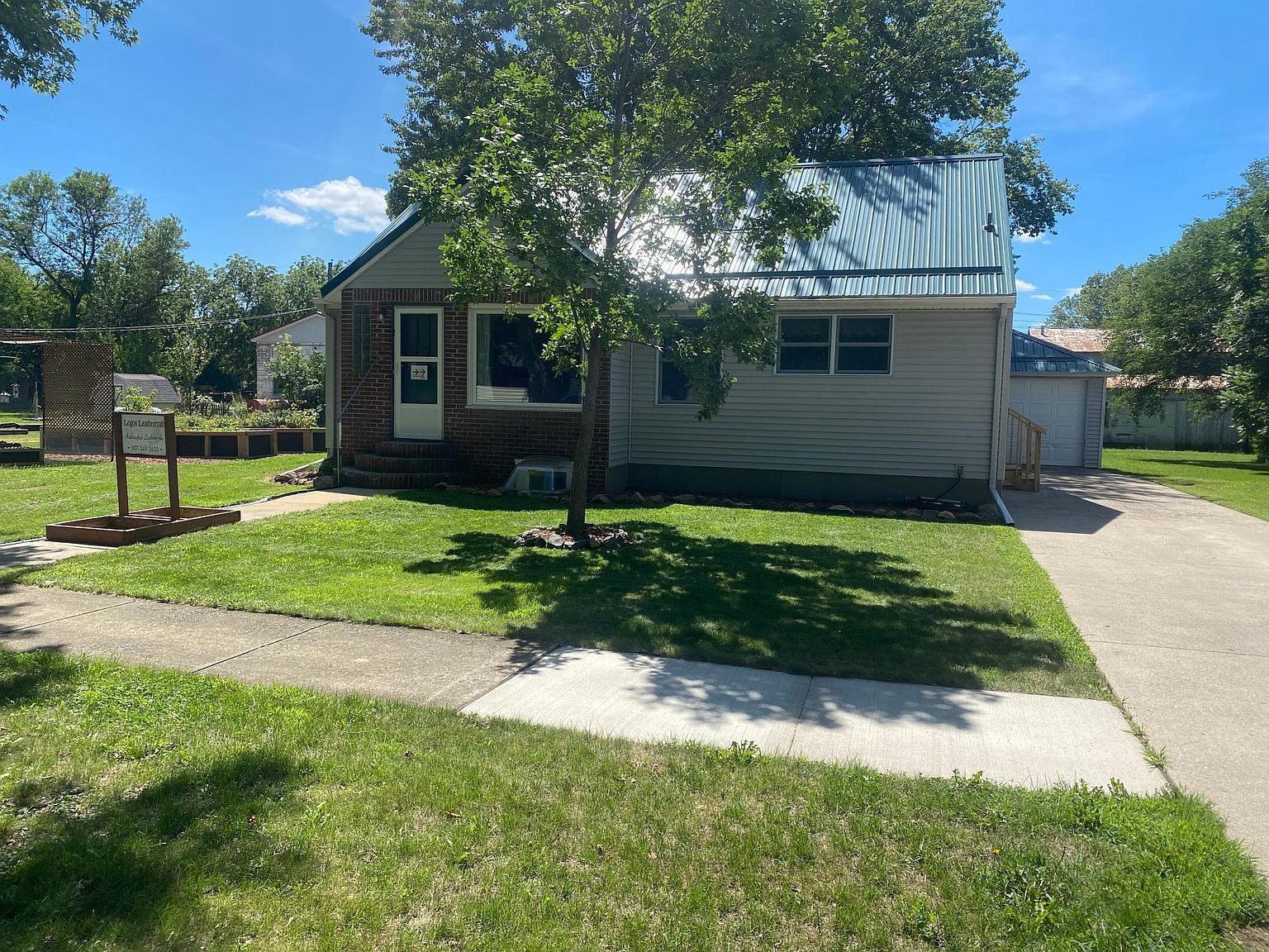 211 2nd St E, MN 56266 Zillow