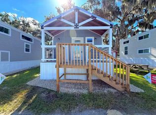 2732 Dancing Mullet Dr, Ruskin, FL 33570