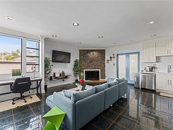 3rd image of 2525 E 19th St APT 24