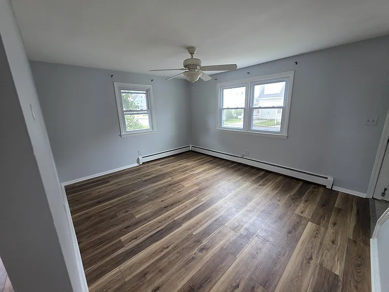 122 Beacon St — Photo 2