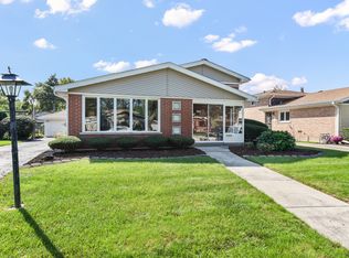 5369 W Alexander Pl, Oak Lawn, IL 60453