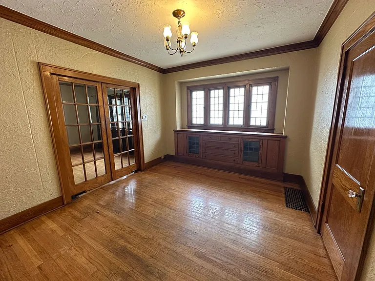 915 Veto St NW — Photo 4