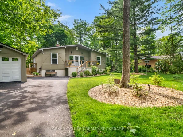 11 Duquette Ct, Tiny, ON L9M 0H3