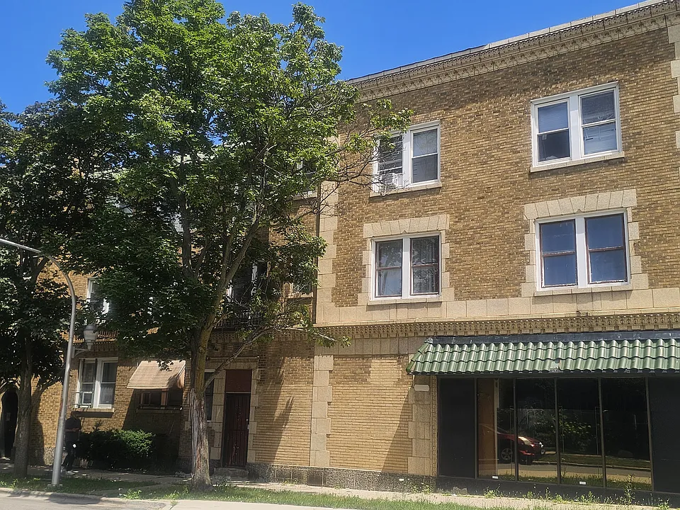 6009 N Mozart St #1S