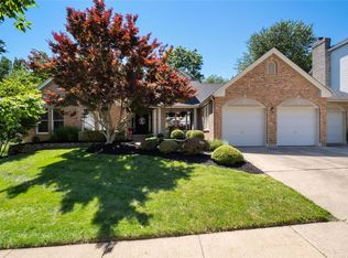 315 Berry Bush Ct, Ballwin, MO