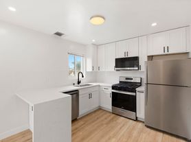 228-230 Elm Ave, 230