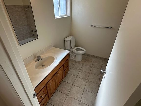 3rd image of 515 S East St APT 3