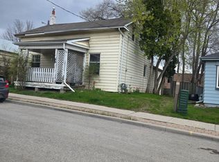 451 Simcoe St, Newmarket, ON L3Y 2M5