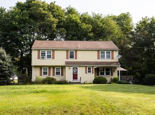 47 Hartford Ave E #B, Mendon, MA 01756