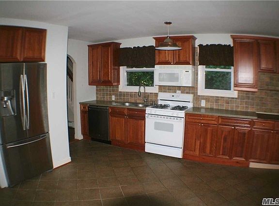 2nd image of 58 Newton Blvd