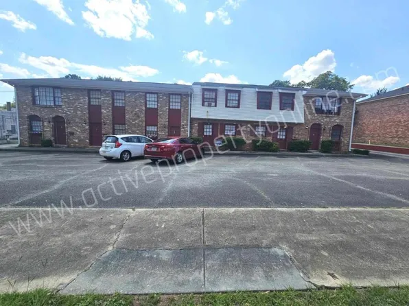 130 Calloway Dr, Macon, GA