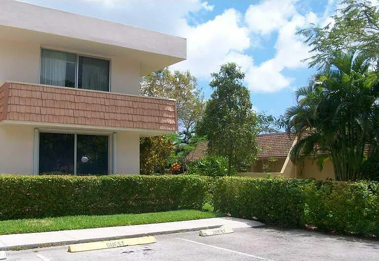 4031 N Cypress Dr #101 — Photo 1