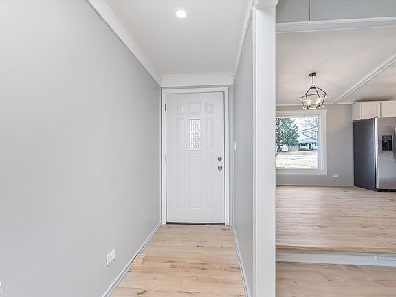 2nd image of 2209 Thornewood Dr