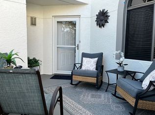 637 Beachwalk Cir APT 202, Naples, FL 34108