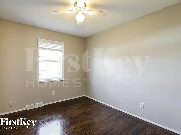 5128 N Palmer Ave — Photo 12