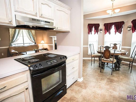5th image of 18069 Wood Haven Dr