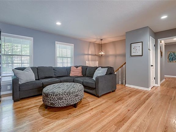 3rd image of 9803 W 89th Ter