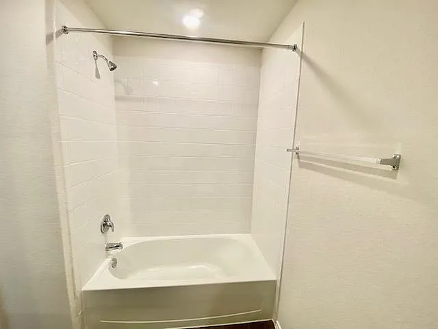 1733 James St — Photo 10