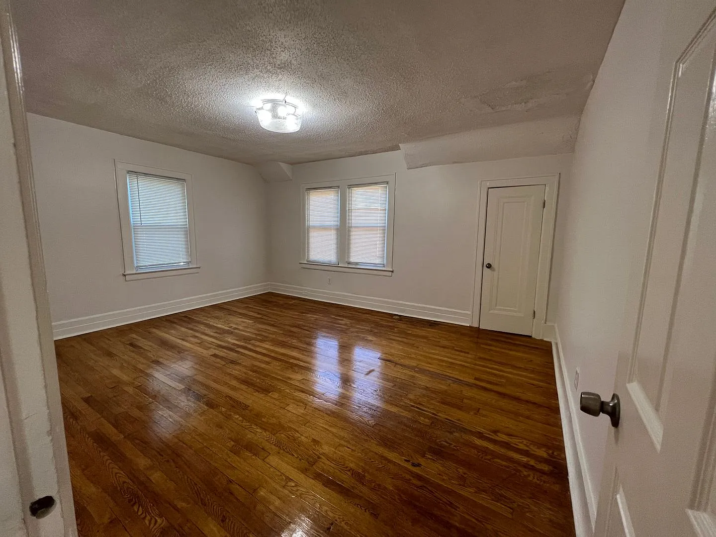 Coming Soon ! Charming Home !! — Photo 2
