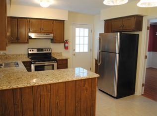 935 Dandridge Dr, Fayetteville, NC 28303