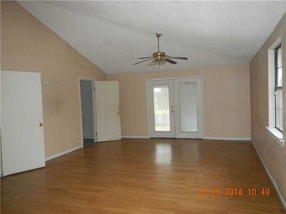5th image of 3025 Cornell Dr