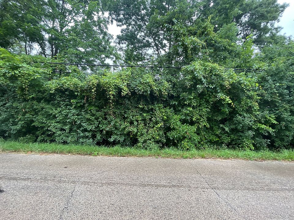 2nd image of S104W15020 Loomis Dr