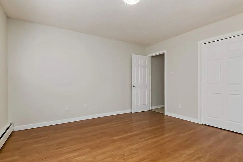 Edmonton Apartment for rent - 2 Bedrooms — photo 14