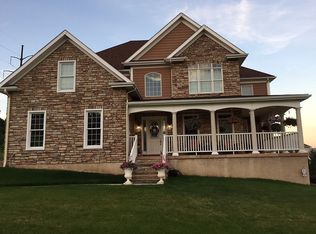 1506 Kozy Dr, Scranton, PA 18504