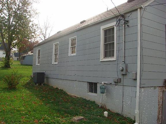 2nd image of 109 Lindberg Ave