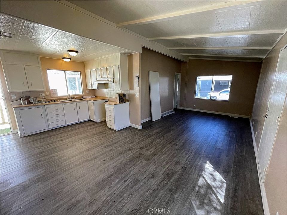 22838 Bear Valley Rd Apple Valley CA | Zillow