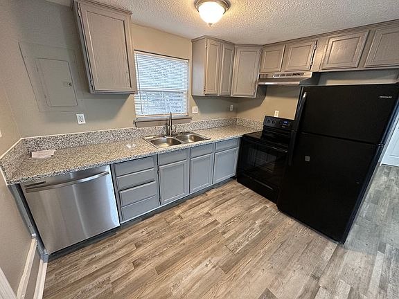 2nd image of 710 S Logan Ave