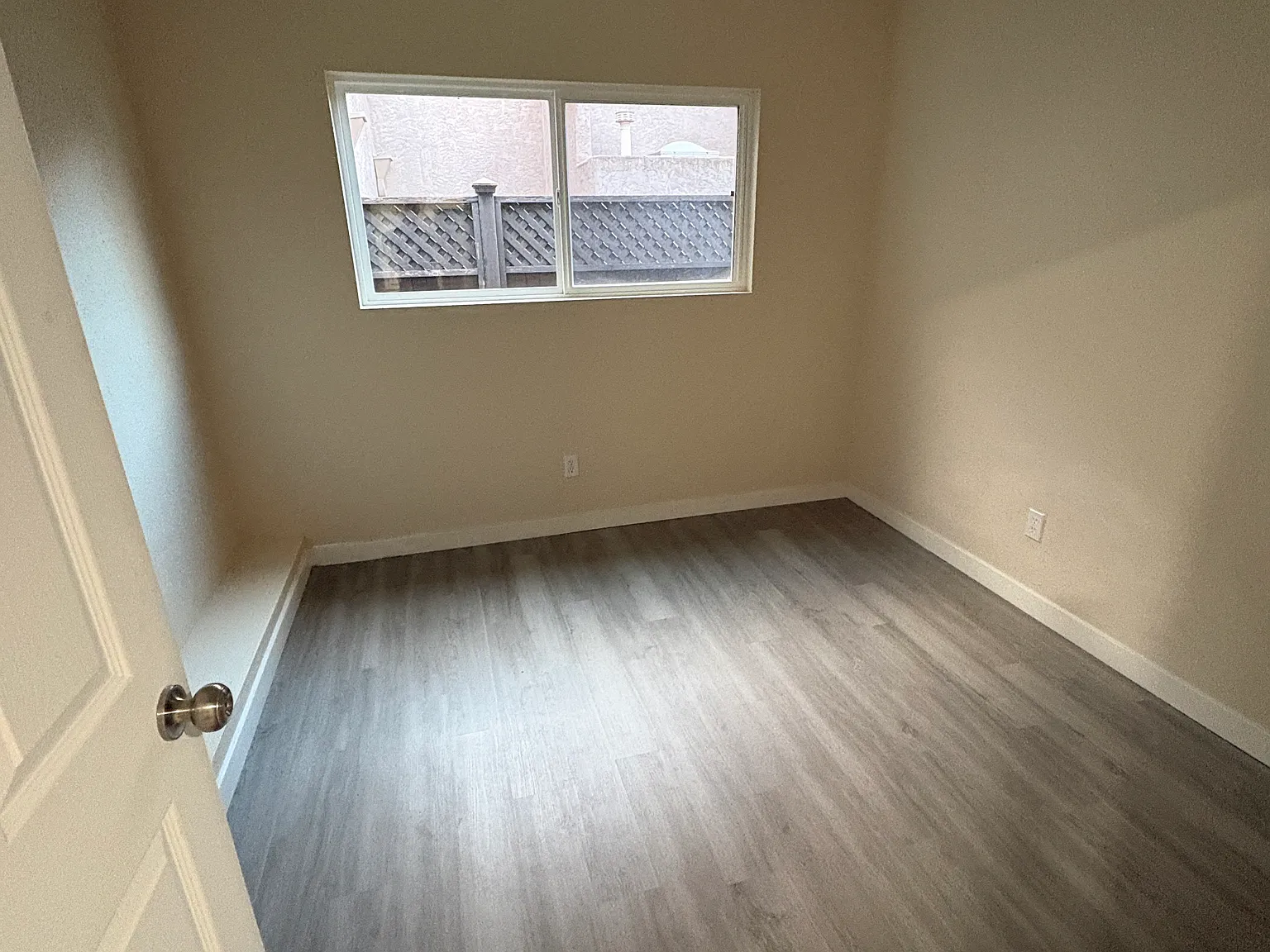 2 bed, 522 sqft, $3,400 — Photo 4