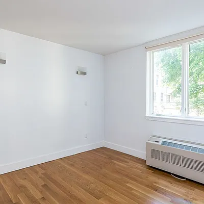 Rented by Nooklyn NYC LLC | media 22