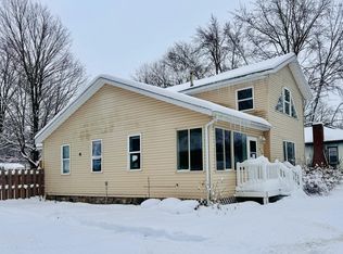 415 S Main St, Lawton, MI 49065