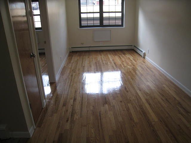 2nd image of 2524 38th St APT 1R