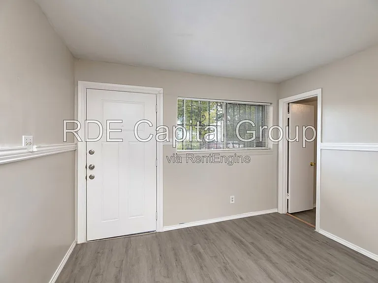 2408 Meyers St #104 — Photo 5