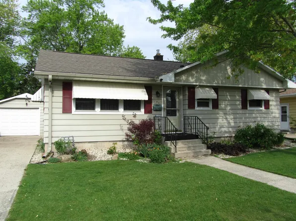 492 Roosevelt St, Fond Du Lac, WI 54935